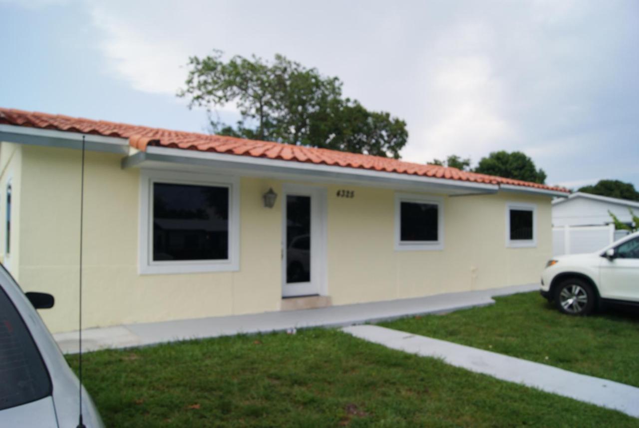 Private Studio Two Miles From Hard Rock Stadium Miami Gardens Exterior foto